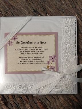 Source Unknown White Lace Handkerchief Gift with Pink Accent Card
